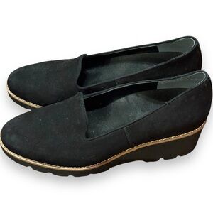 Vionic Willa Wedge in Black in Size 11